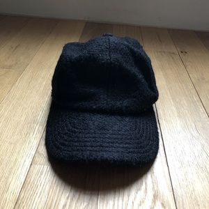 Black knit baseball cap / hat